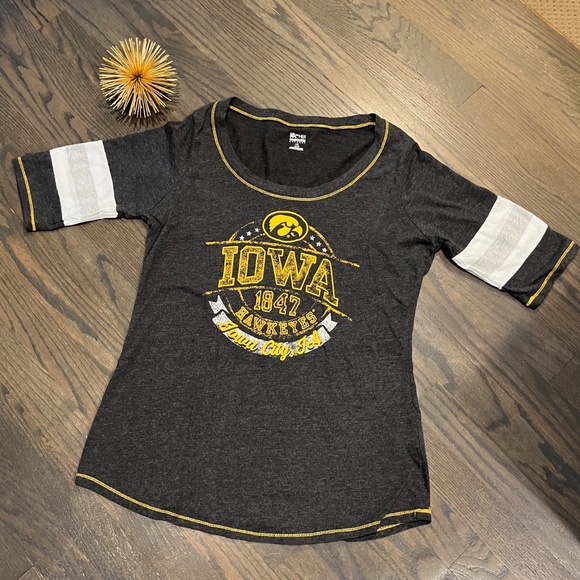 Iowa Hawkeyes Knight Apparel Women's Jersey Raglan T-Shirt - Heather Gray - Smal - Picture 3 of 6